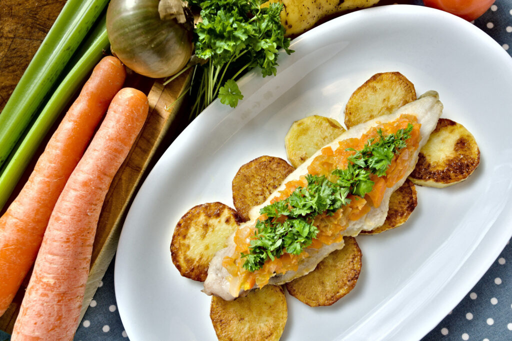 Skindstegt hvillingfilet mirepoix